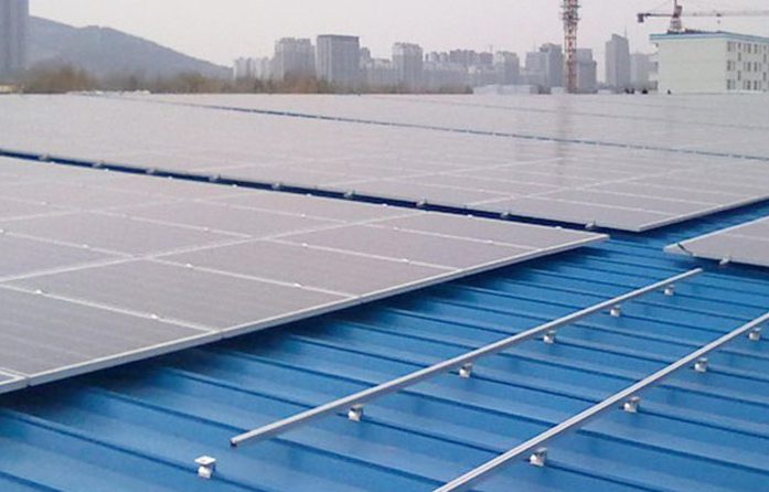 工业彩钢瓦屋顶解决方案-SolarRoof 穿透式-有轨道方案